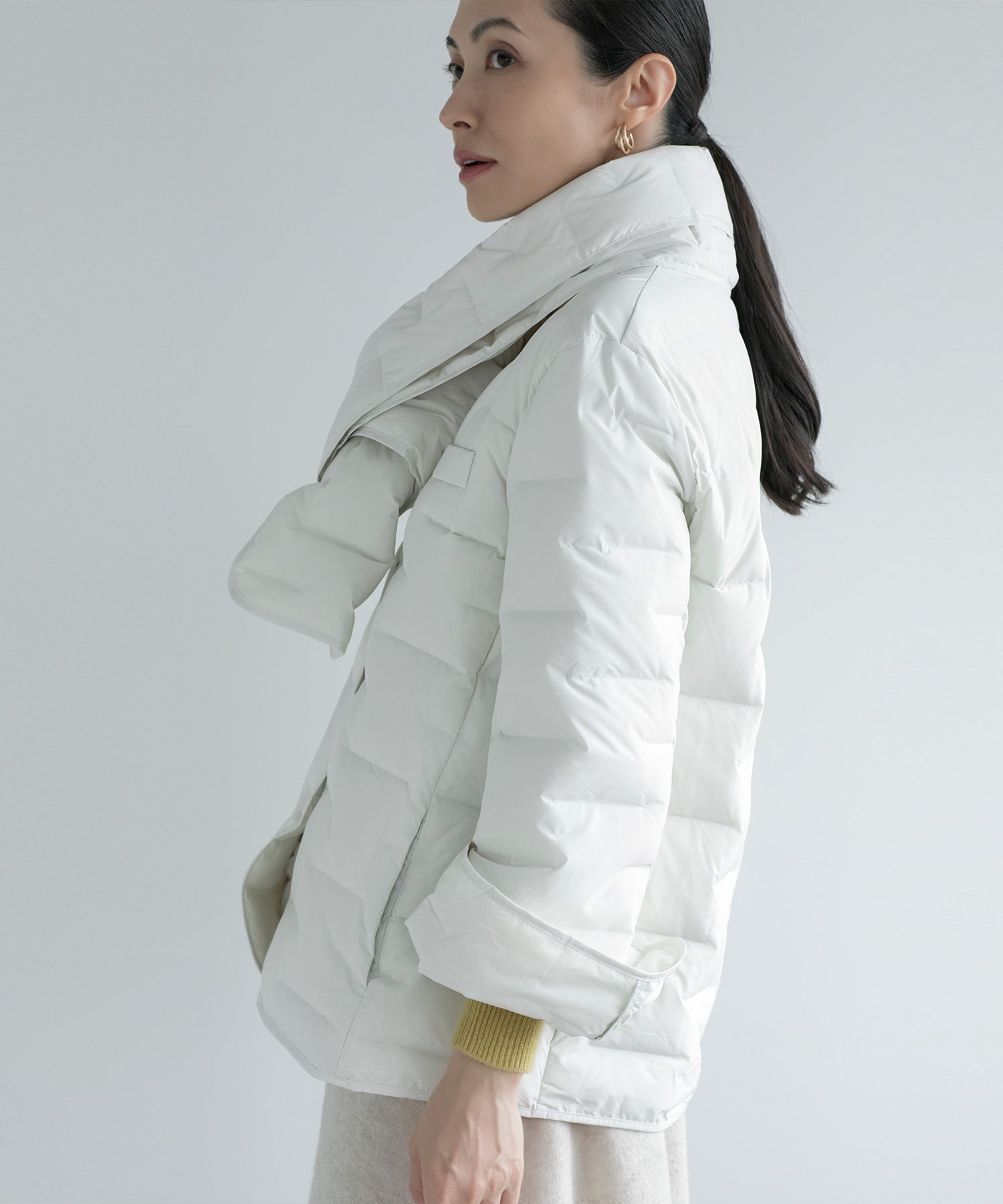 ディケイドクラシック DECADE CLASSIC 【DECADE CLASSIC】マフラーダウンジャケット （ホワイト） ホワイト