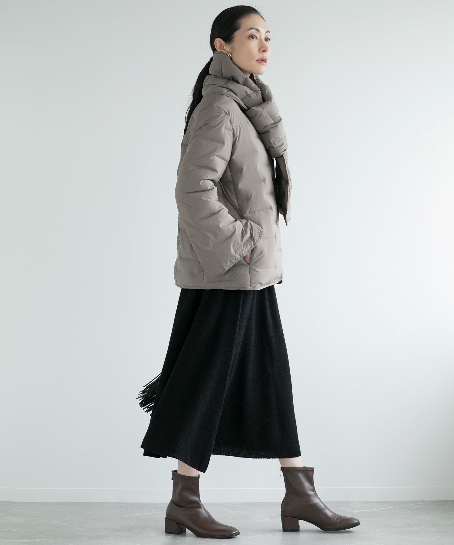 ディケイドクラシック DECADE CLASSIC 【DECADE CLASSIC】マフラーダウンジャケット （キャメル） キャメル