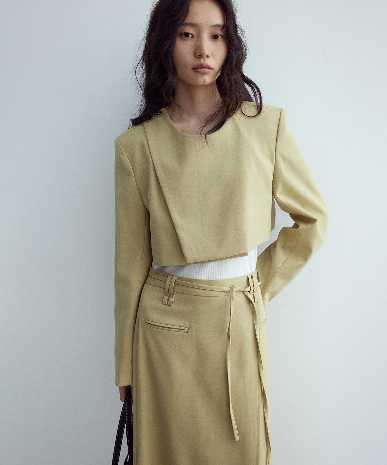 ディケイドクラシック（DECADE CLASSIC）/DECADE CLASSIC アシンメトリー ノンカラークロップド丈 ジャケット ディケイドクラシック DECADE CLASSIC DECADE CLASSIC アシンメトリー