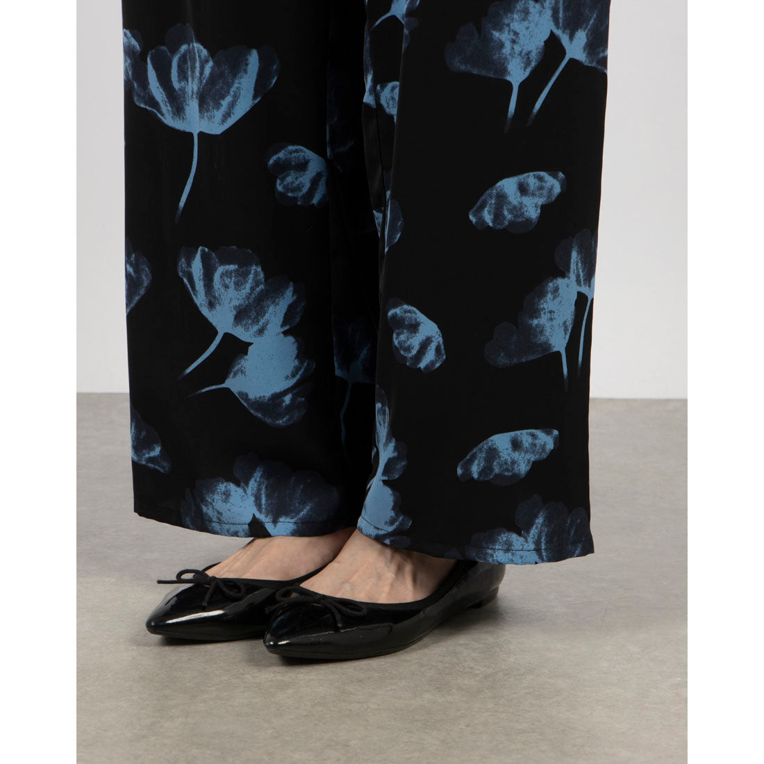Doux Archives Pattern Pants