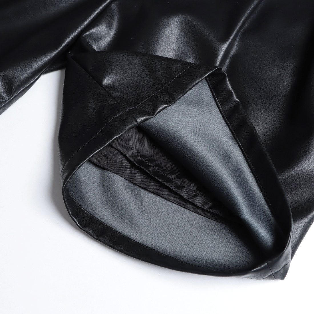 ドゥ アルシーヴ DOUX ARCHIVES マット＆ソフトフェイクレザーハーフパンツ （BRN） BRN