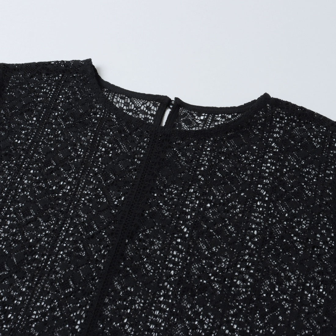 ドゥ アルシーヴ DOUX ARCHIVES クルーネックレースシンプルブラウス （BLACK） BLACK