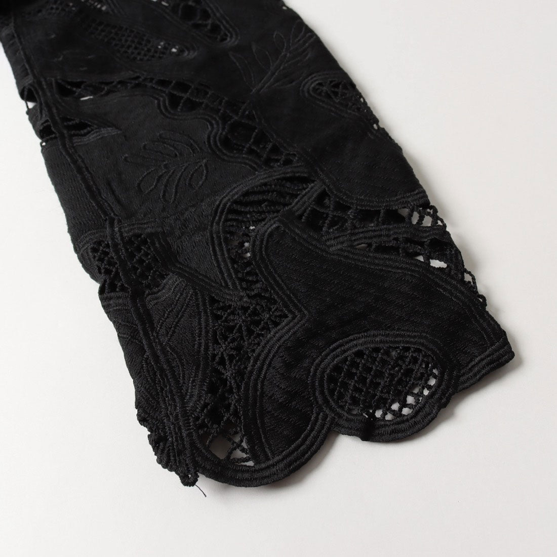 ドゥ アルシーヴ DOUX ARCHIVES かぎ針レースカーディガン （BLK） BLK
