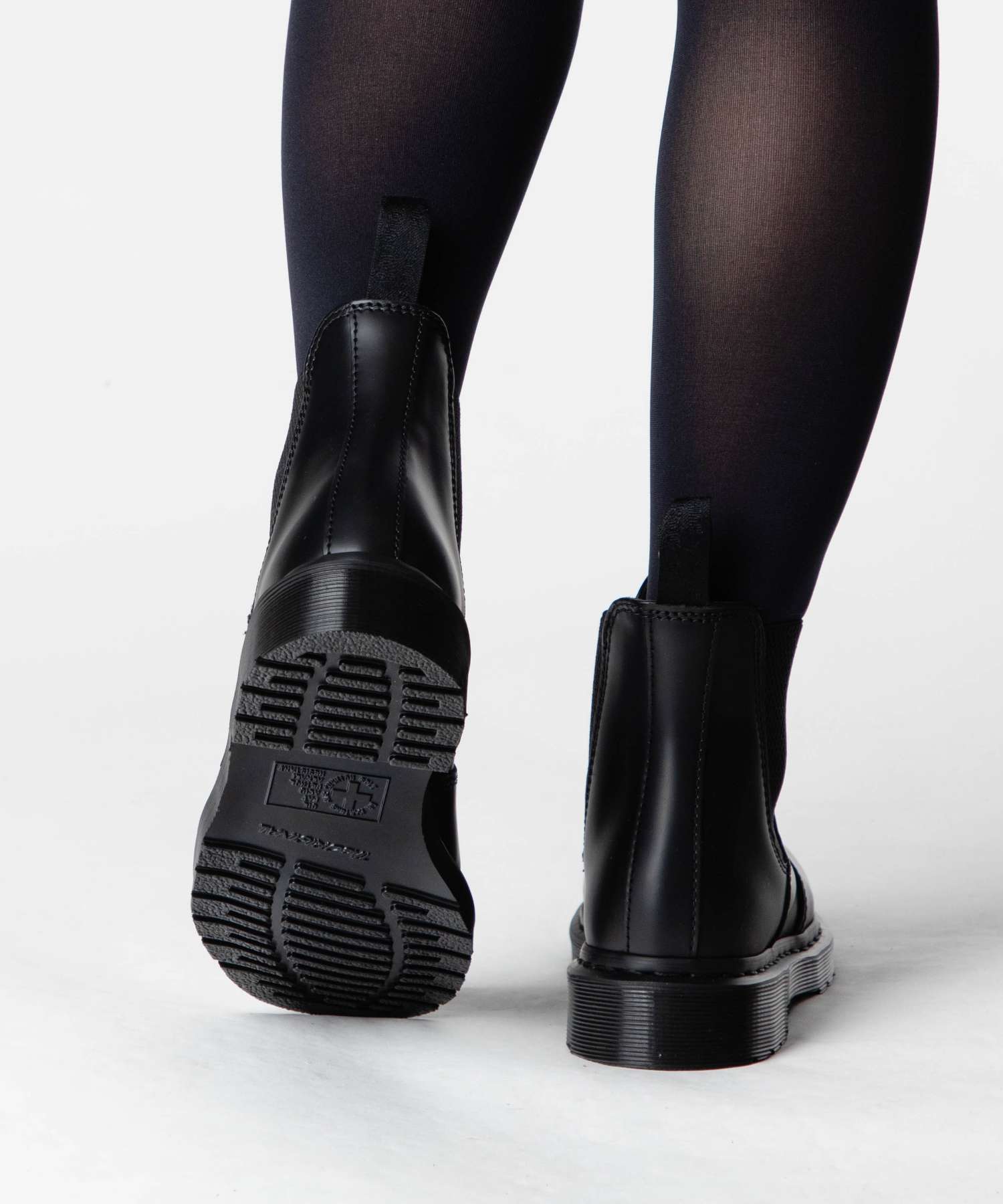 ドクターマーチン Dr.Martens ドクターマーチン Dr.Martens 25685001 ブーツ レディース メンズ シューズ チェルシーブーツ サイドゴア 2976 MONO レザー 本革 （ブラック） ブラック