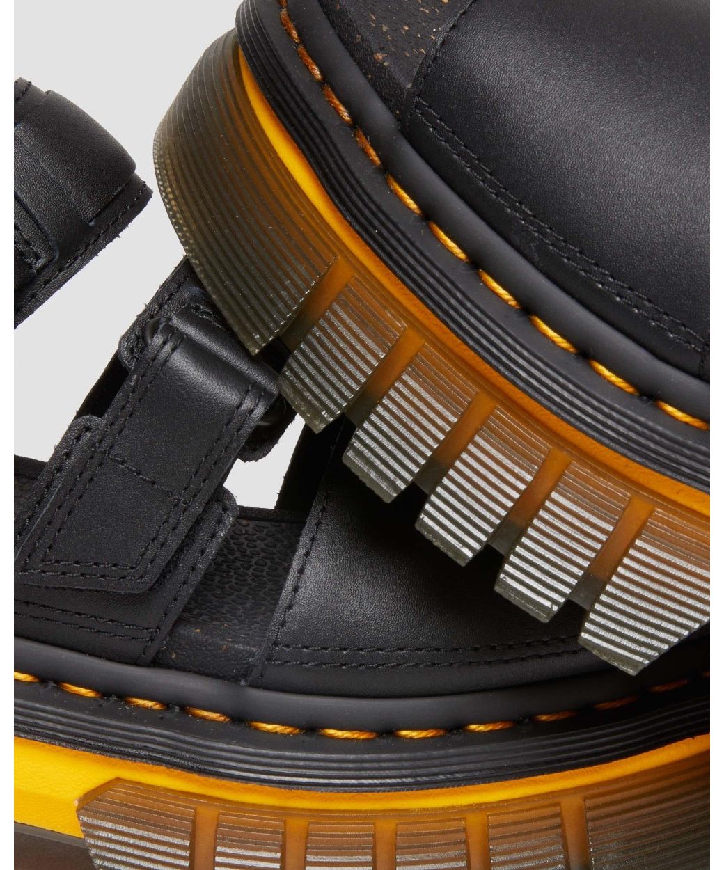 ドクターマーチン Dr.Martens レディース サンダル 厚底 QUAD NEOTERIC RICKI 3 ストラップ サンダル 30579001