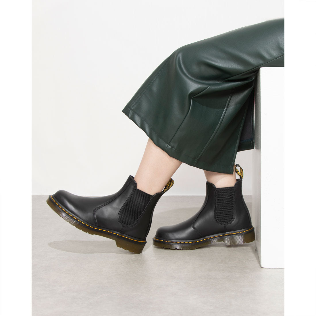 ドクターマーチン Dr.Martens レディース シューズ 2976 NAPPA チェルシーブーツ 27100001  (ブラック) ブラック
