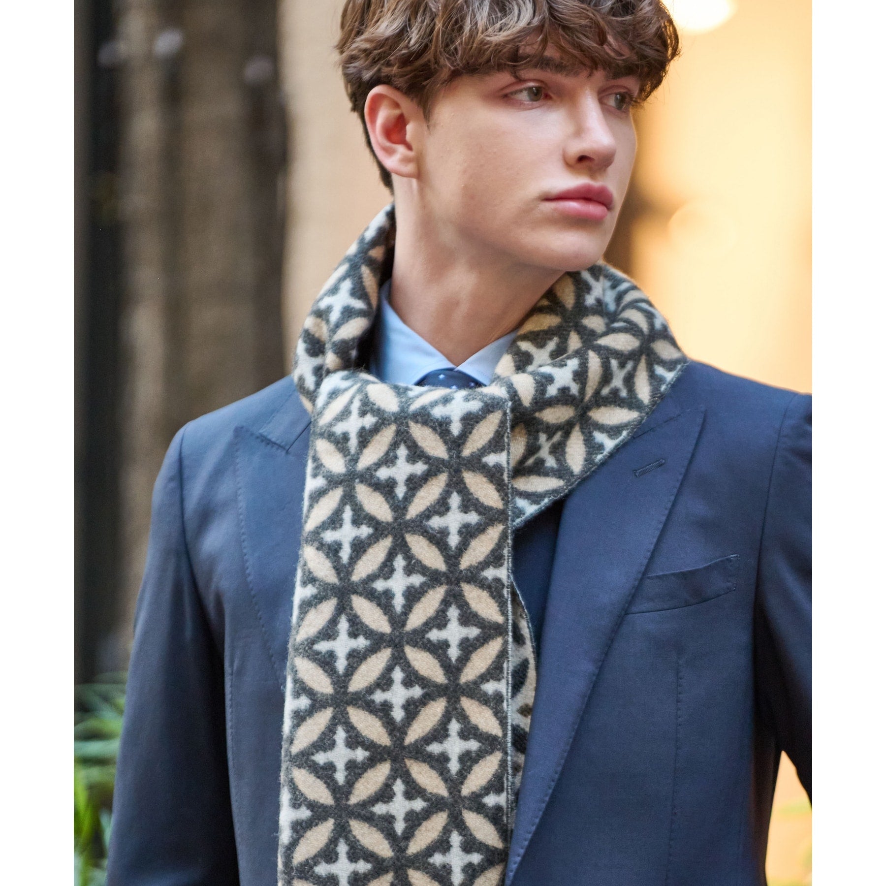 ドレステリア DRESSTERIOR オーバーラップサークル カシミヤマフラー （グレージュ(150)） グレージュ(150)