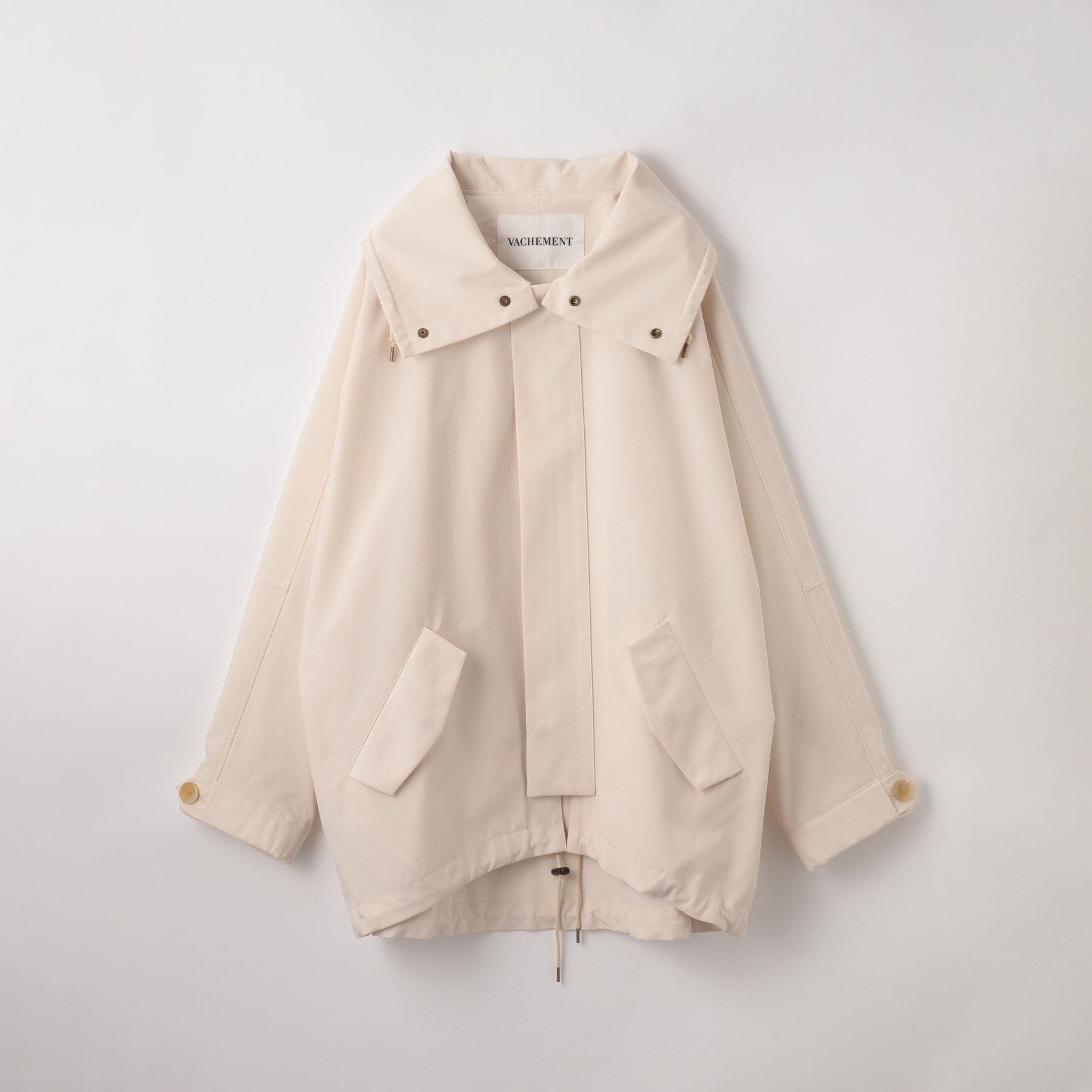 ドレステリア DRESSTERIOR VACHEMENT（ヴァシュモン）シェルタフタスタンドカラーブルゾン （グレージュ(050)） グレージュ(050)