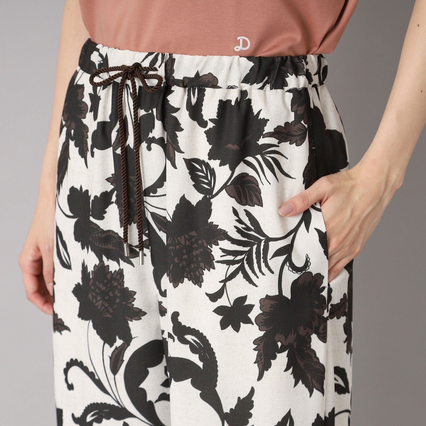 DRESSTERIOR DRESSTERIOR Botanical Print Easy Wide Pants