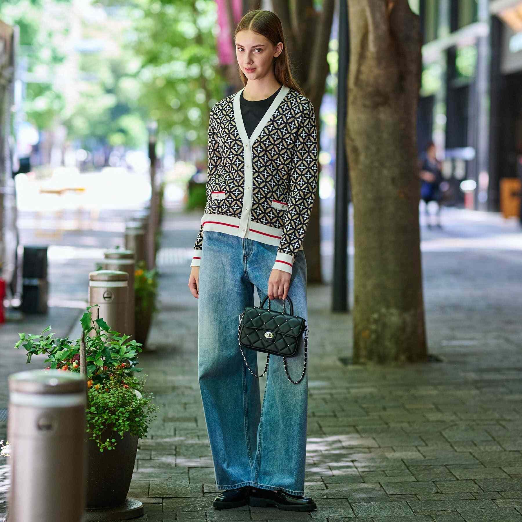 ドレステリア DRESSTERIOR オーバーラップサークルVネックカーディガン （ベージュ(152)） ベージュ(152)