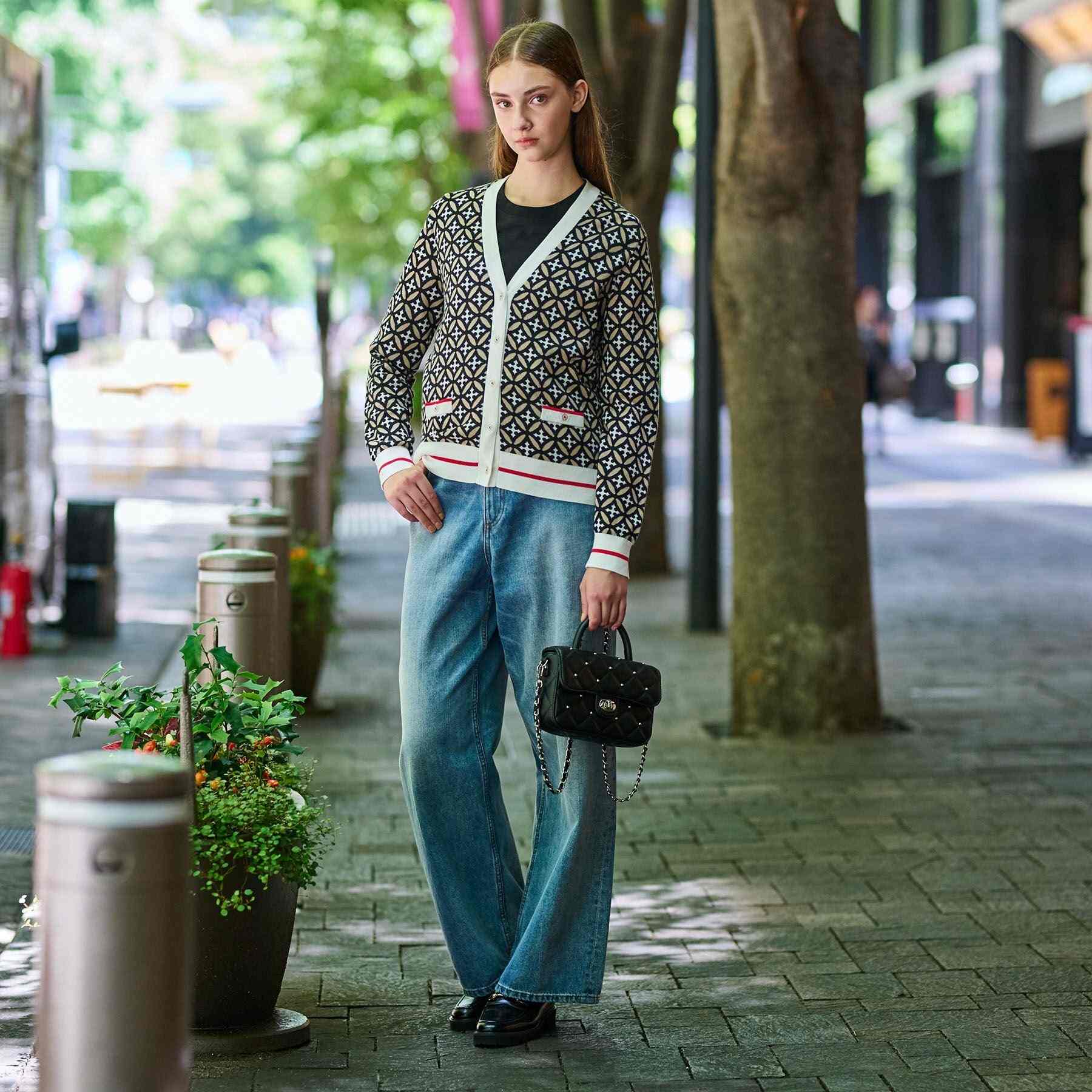 ドレステリア DRESSTERIOR オーバーラップサークルVネックカーディガン （ベージュ(152)） ベージュ(152)