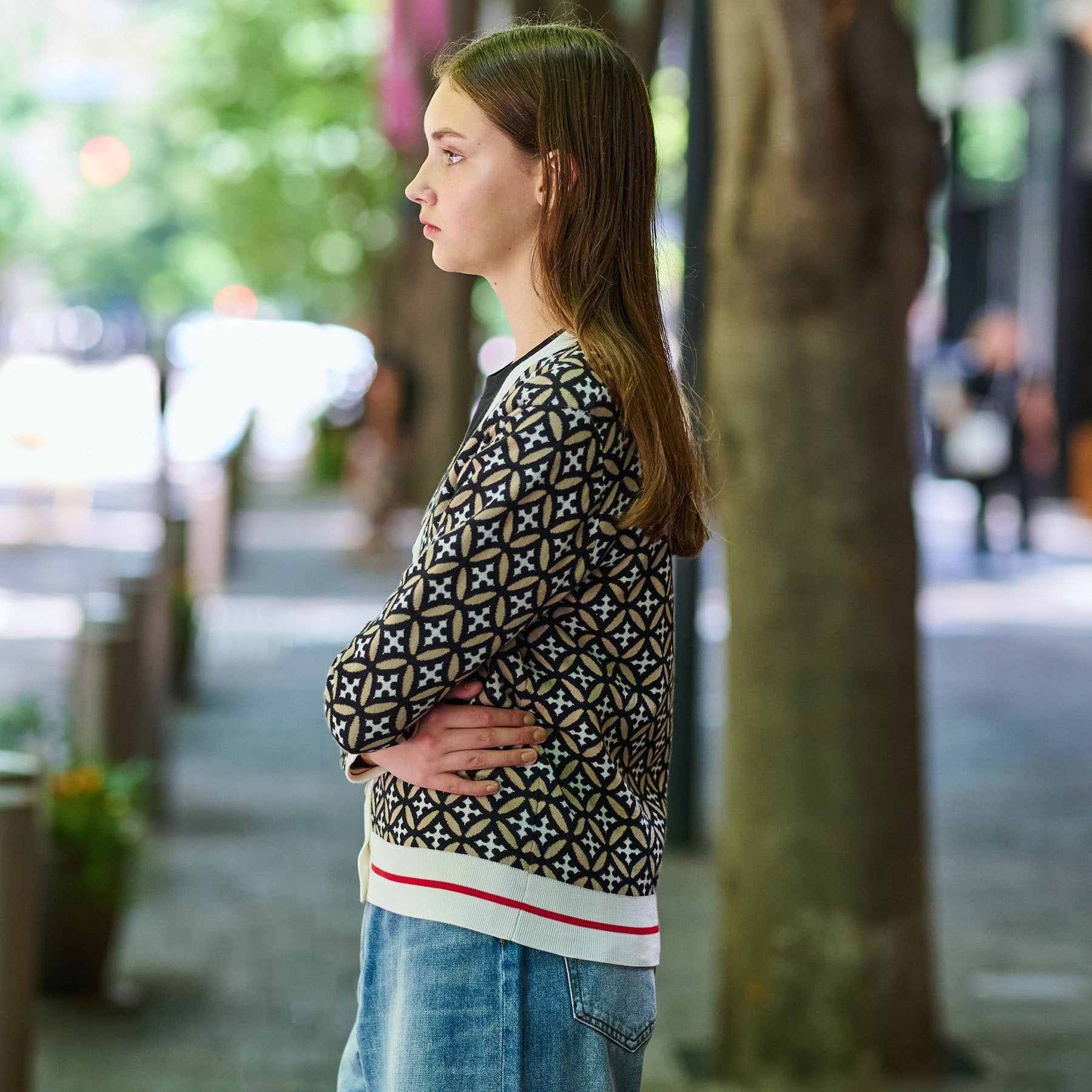 ドレステリア DRESSTERIOR オーバーラップサークルVネックカーディガン （ベージュ(152)） ベージュ(152)