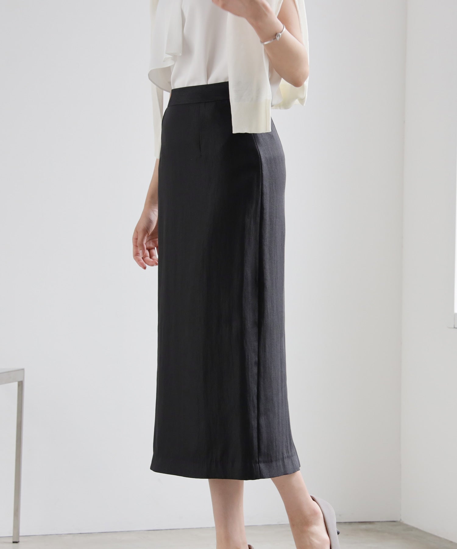 ドレスプラス DRESS+ 光沢感のあるタイトシルエットのスカート （ブラック） ブラック