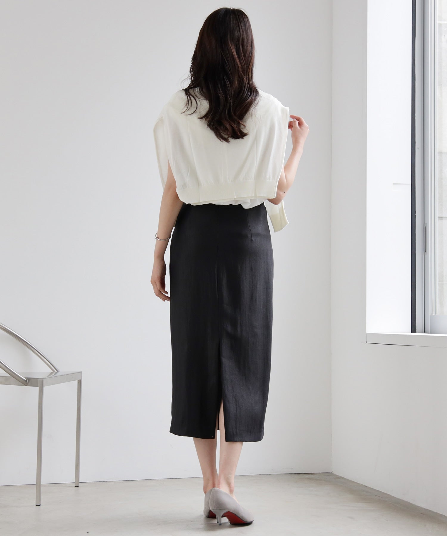 ドレスプラス DRESS+ 光沢感のあるタイトシルエットのスカート （ブラック） ブラック