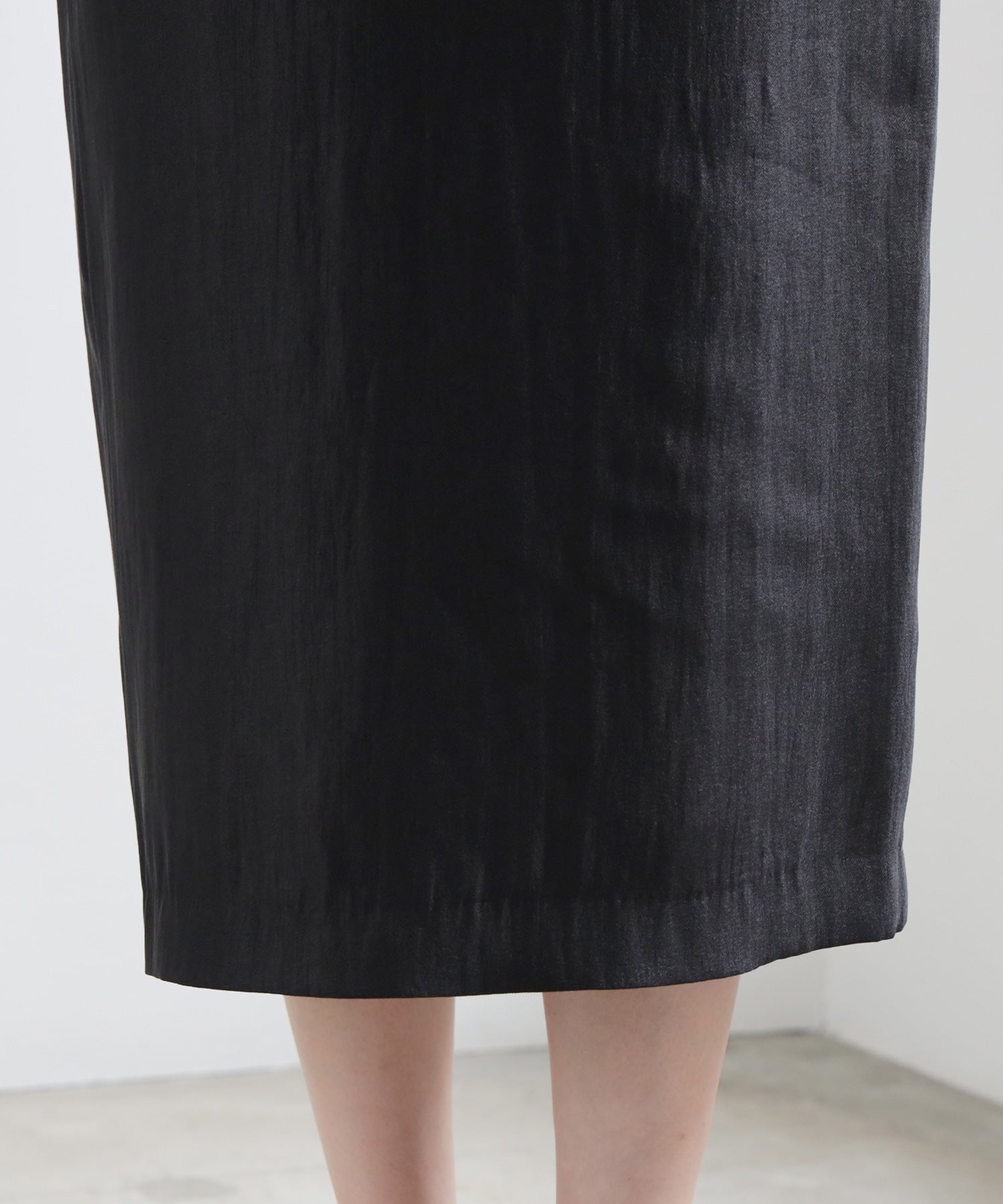ドレスプラス DRESS+ 光沢感のあるタイトシルエットのスカート （ブラック） ブラック