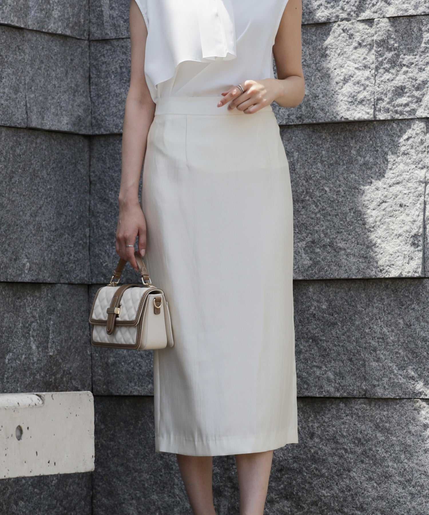 ドレスプラス DRESS+ 光沢感のあるタイトシルエットのスカート （シャンパン） シャンパン
