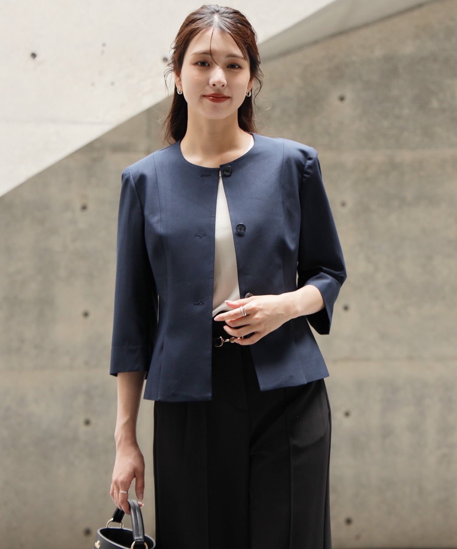 ドレスプラス DRESS+ スリット入りノーカラージャケット （ネイビー） ネイビー