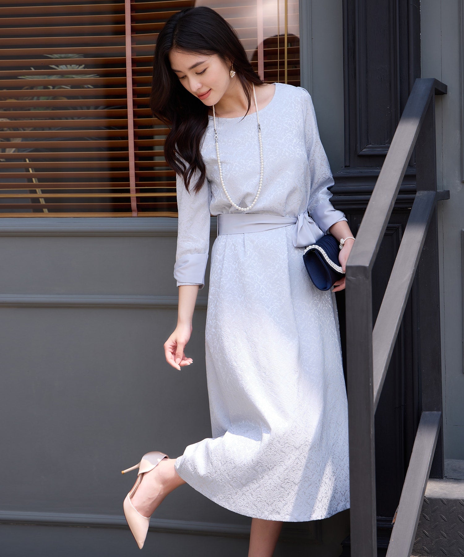 ドレスプラス DRESS+ 大人上品なレース総柄ワンピース （グレー） グレー