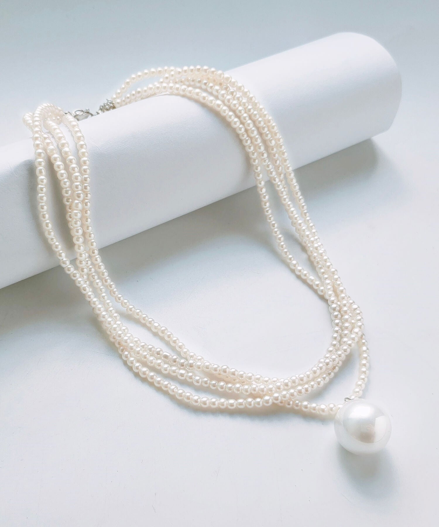 ドレスプラス DRESS+ 一粒パールが映える4連ネックレス （ホワイト） ホワイト