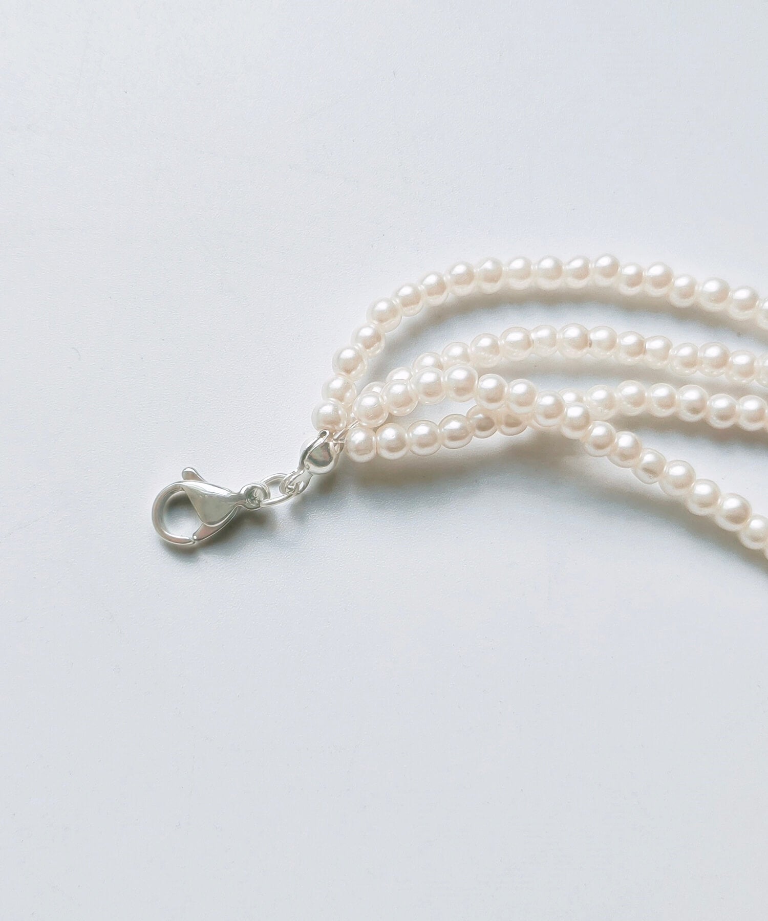 ドレスプラス DRESS+ 一粒パールが映える4連ネックレス （ホワイト） ホワイト