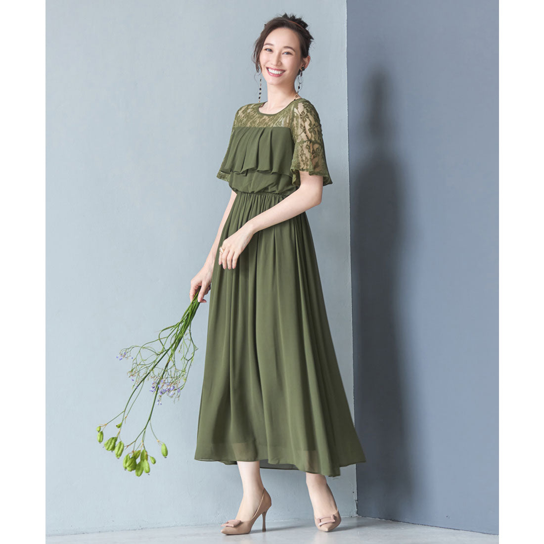 ドレスプラス DRESS+ 胸元フリルのレースドレス・結婚式ワンピース・お呼ばれパーティードレス