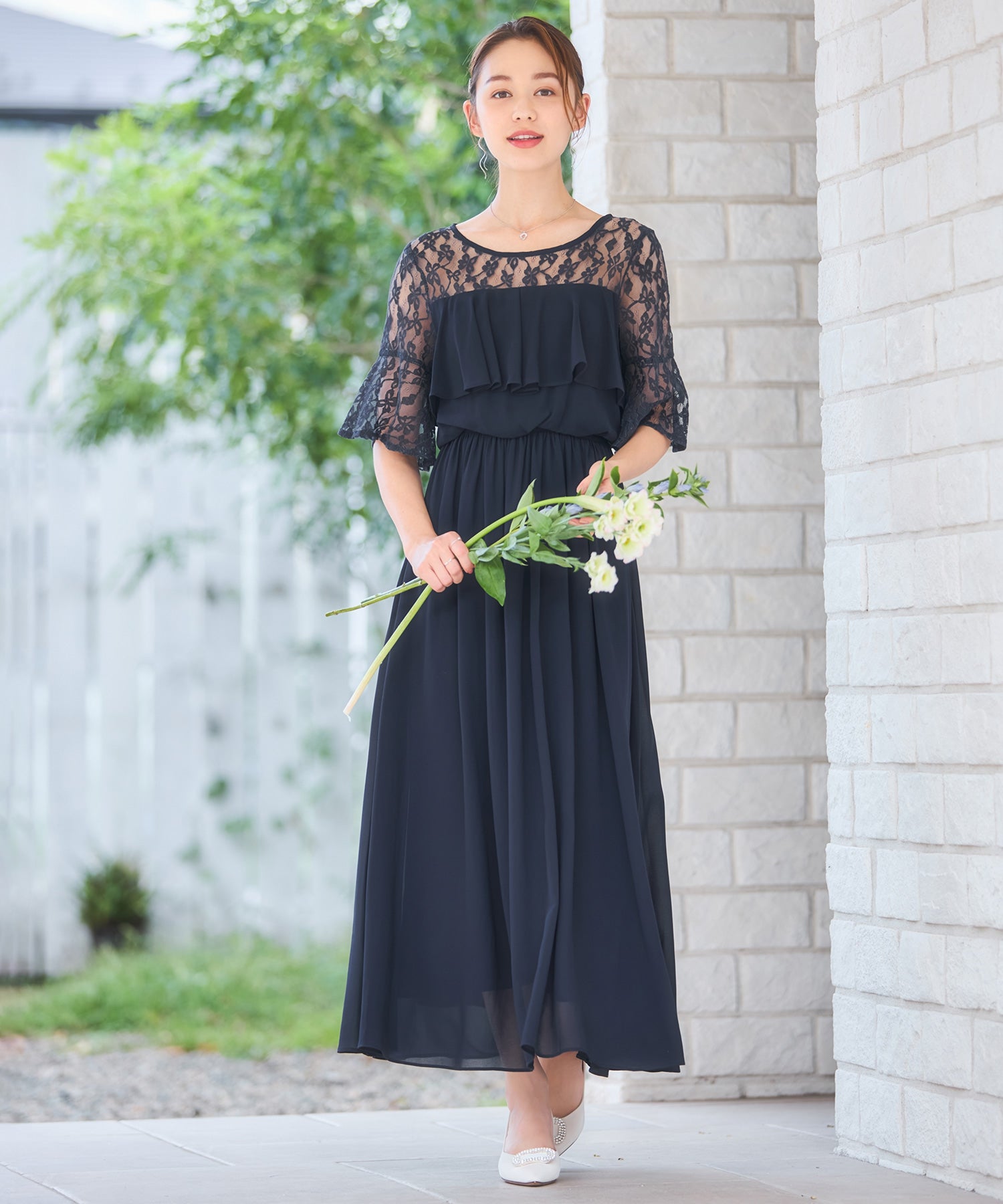 ドレスプラス DRESS+ 胸元フリルのレースドレス・結婚式ワンピース・お呼ばれパーティードレス