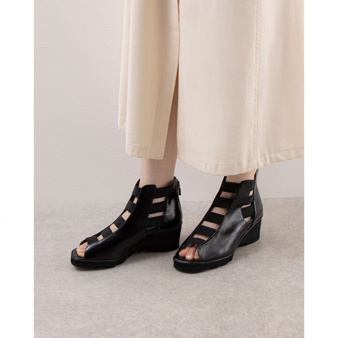 Espresso Elastic fit design, back zipper, thick sole summer shoes