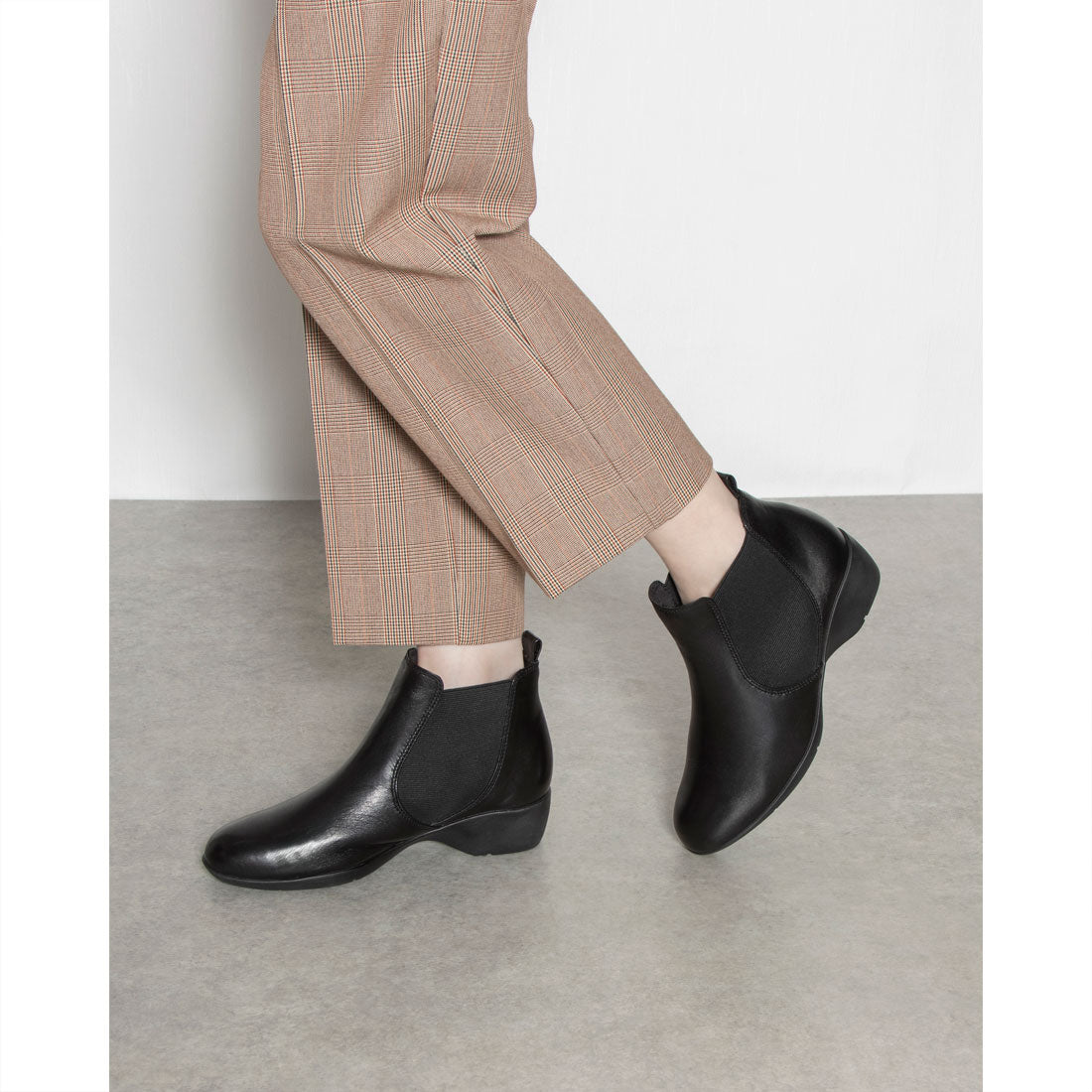 エスプレッソ Espresso 柔らかレザー 滑りにくいフラットソール サイドゴアブーツ （ブラック） ブラック