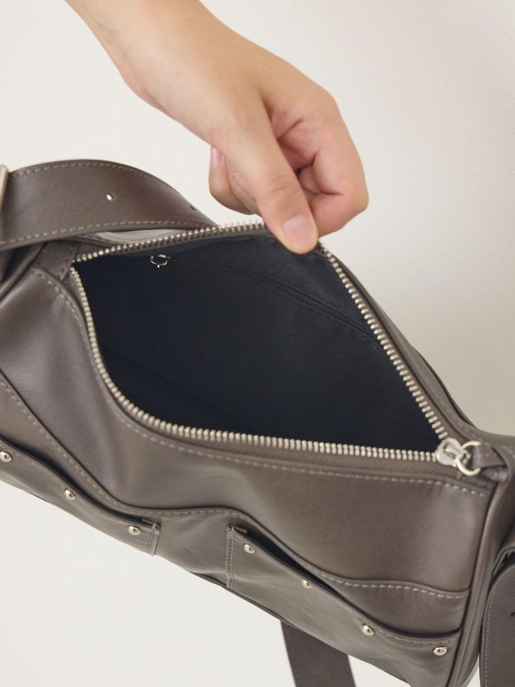 エムズエキサイト ems excite スタッズ付ショルダーBAG （BRN0） BRN0