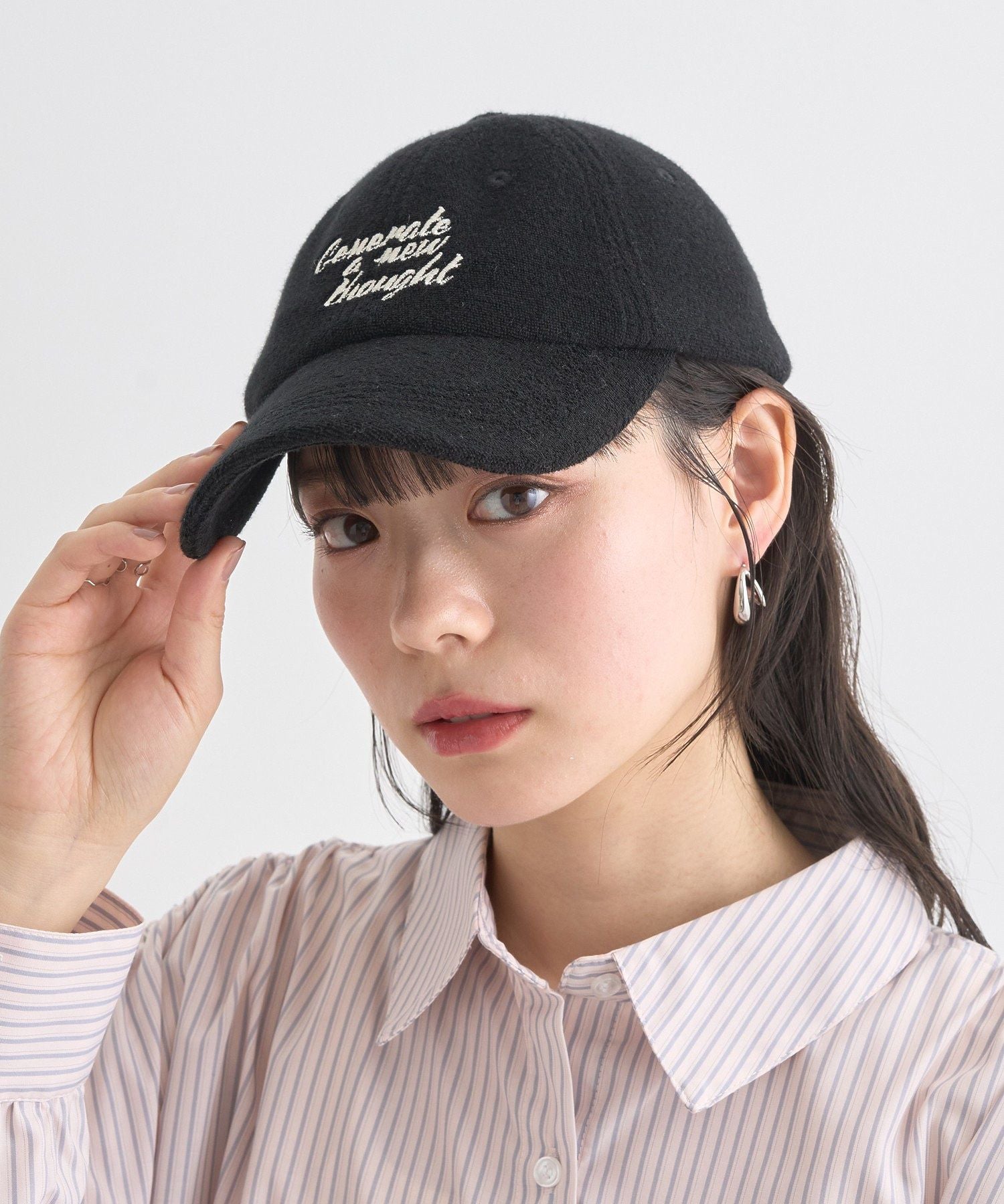 アースミュージックアンドエコロジー earth music&ecology メッセージ刺繍パイルキャップ （ブラック） ブラック