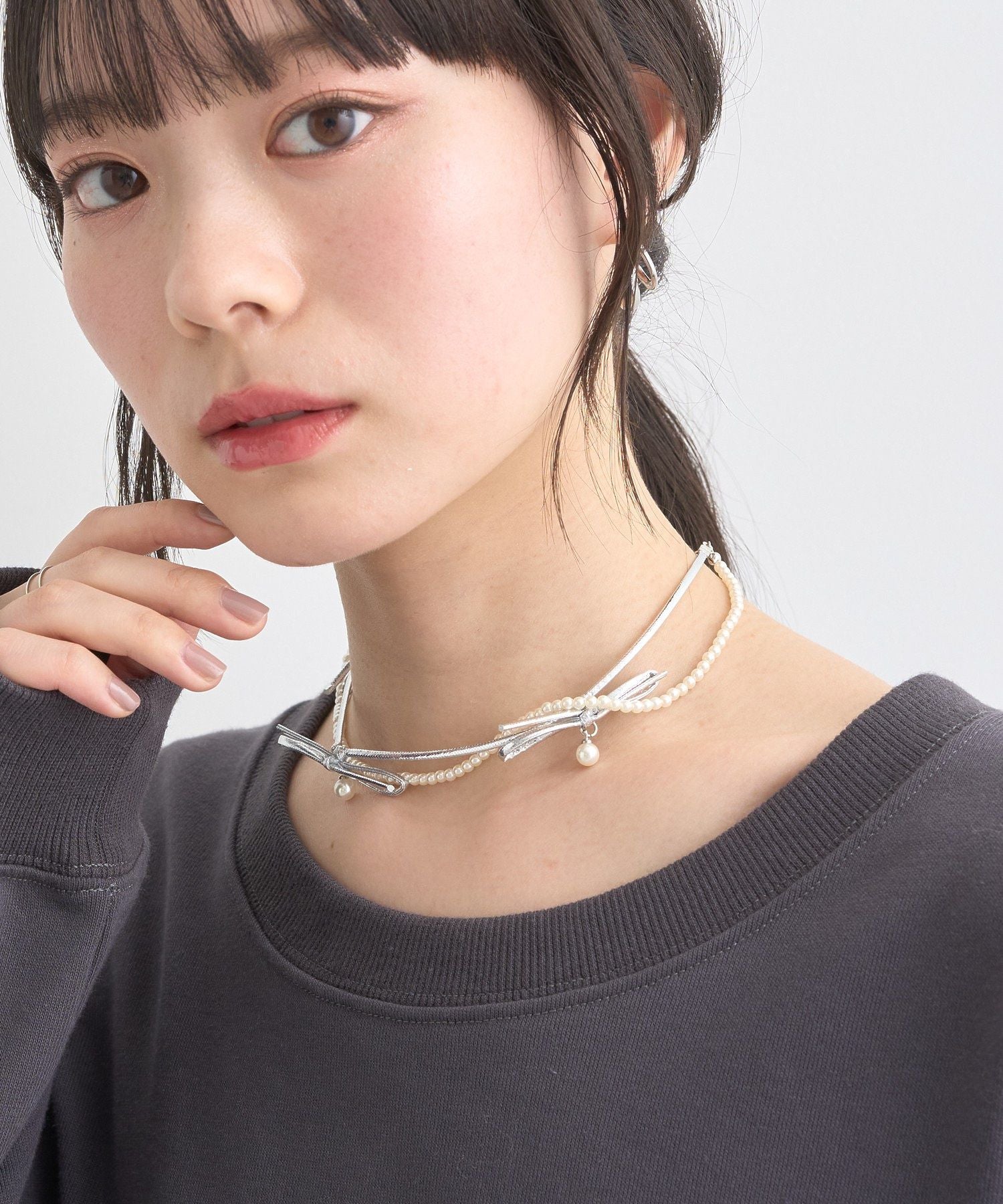 earth music&ecology earth music&ecology code ribbon × pearl choker