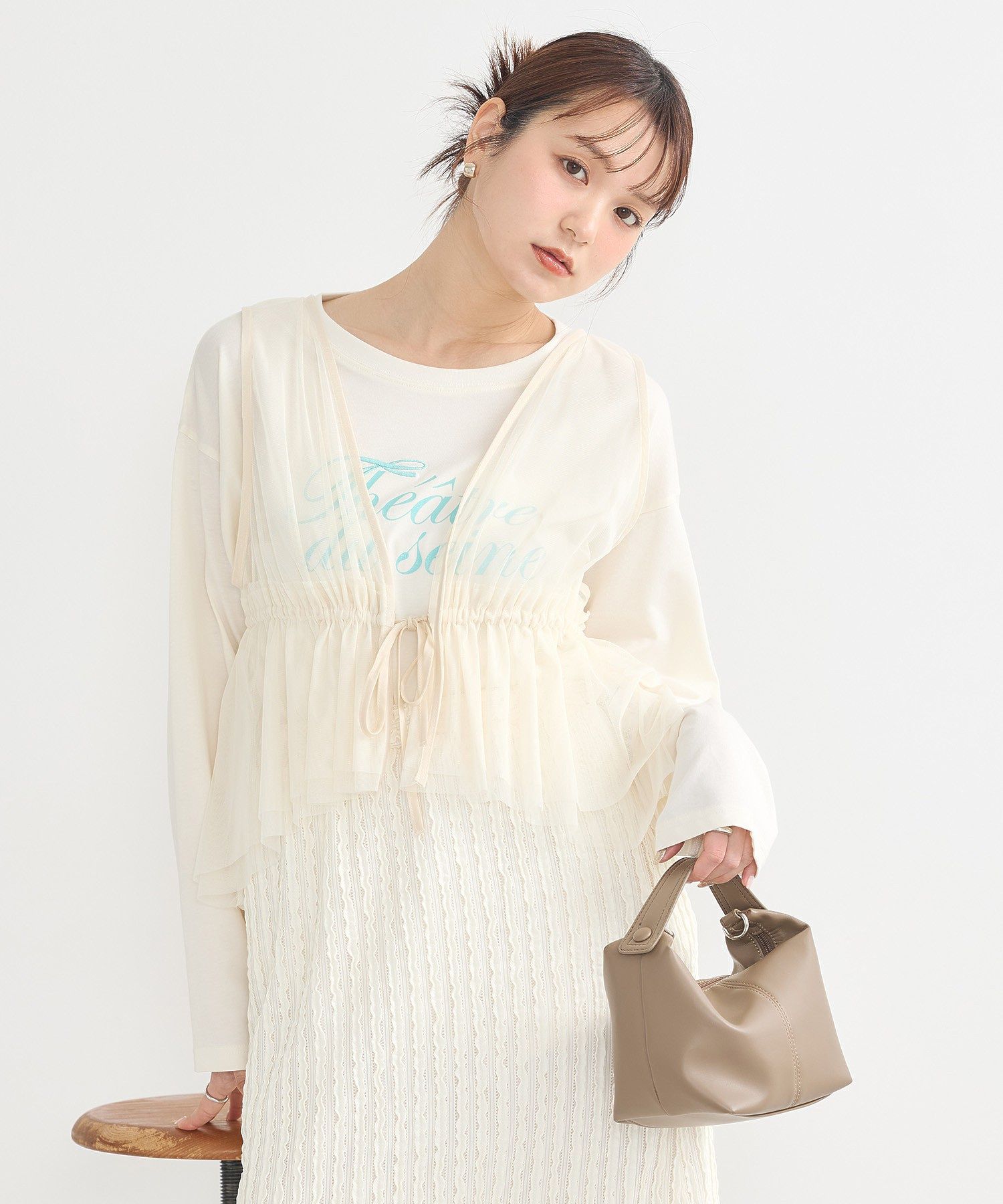 アースミュージックアンドエコロジー earth music&ecology チュールドロストギャザーベスト （アイボリー） アイボリー