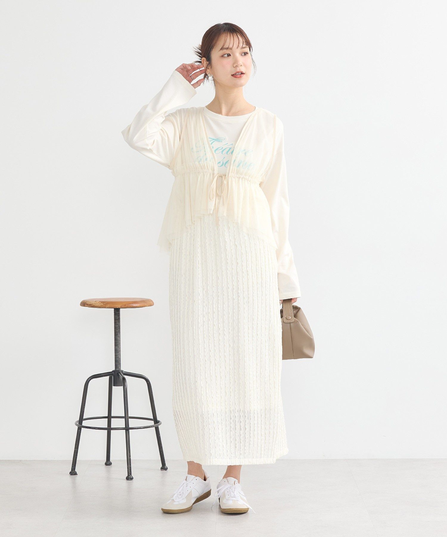 アースミュージックアンドエコロジー earth music&ecology チュールドロストギャザーベスト （アイボリー） アイボリー