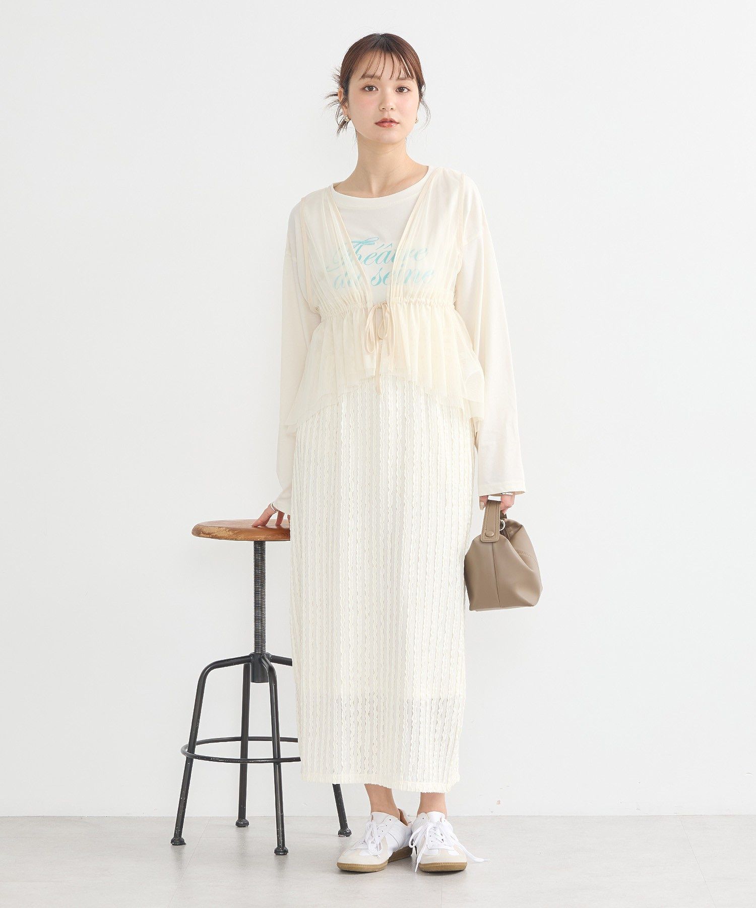 アースミュージックアンドエコロジー earth music&ecology チュールドロストギャザーベスト （アイボリー） アイボリー