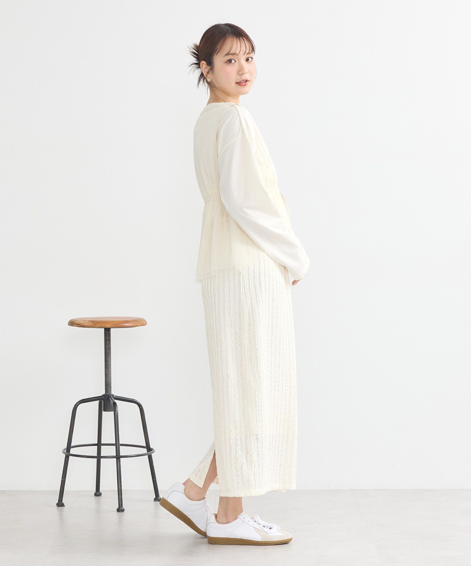 アースミュージックアンドエコロジー earth music&ecology チュールドロストギャザーベスト （アイボリー） アイボリー