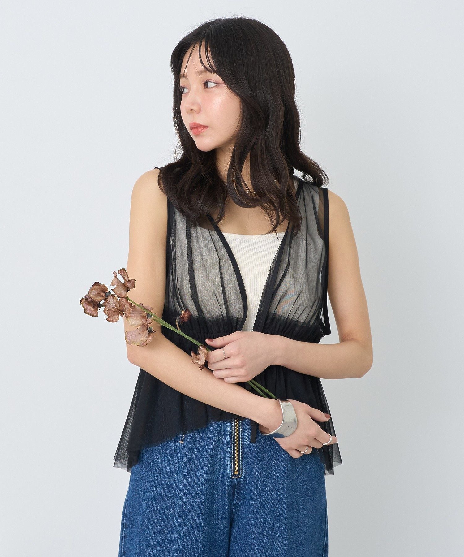 アースミュージックアンドエコロジー earth music&ecology チュールドロストギャザーベスト （アイボリー） アイボリー