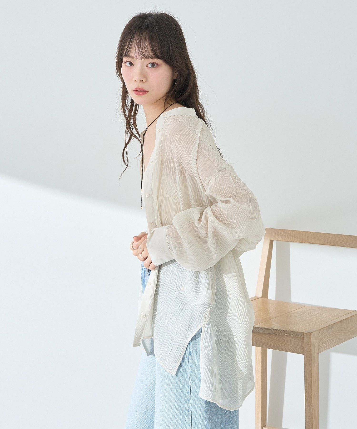 アースミュージックアンドエコロジー earth music&ecology マジョリカプリーツレギュラーシャツ （グレーベージュ） グレーベージュ