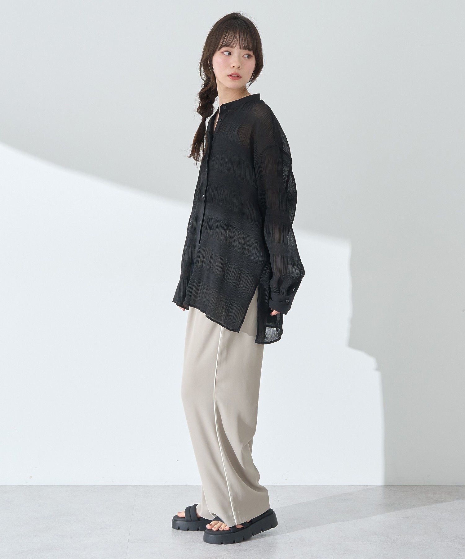 アースミュージックアンドエコロジー earth music&ecology マジョリカプリーツレギュラーシャツ （グレーベージュ） グレーベージュ