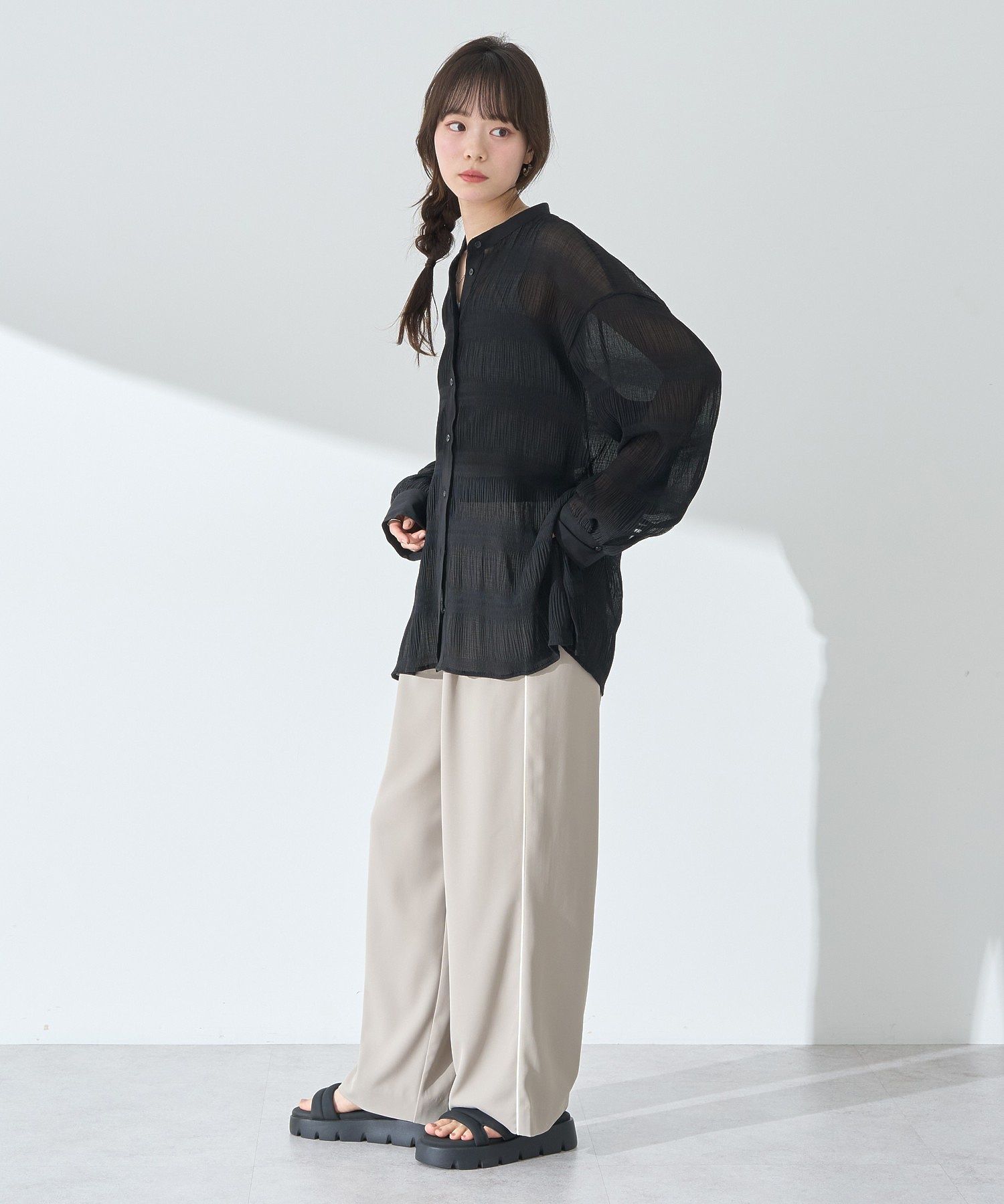 アースミュージックアンドエコロジー earth music&ecology マジョリカプリーツレギュラーシャツ （グレーベージュ） グレーベージュ