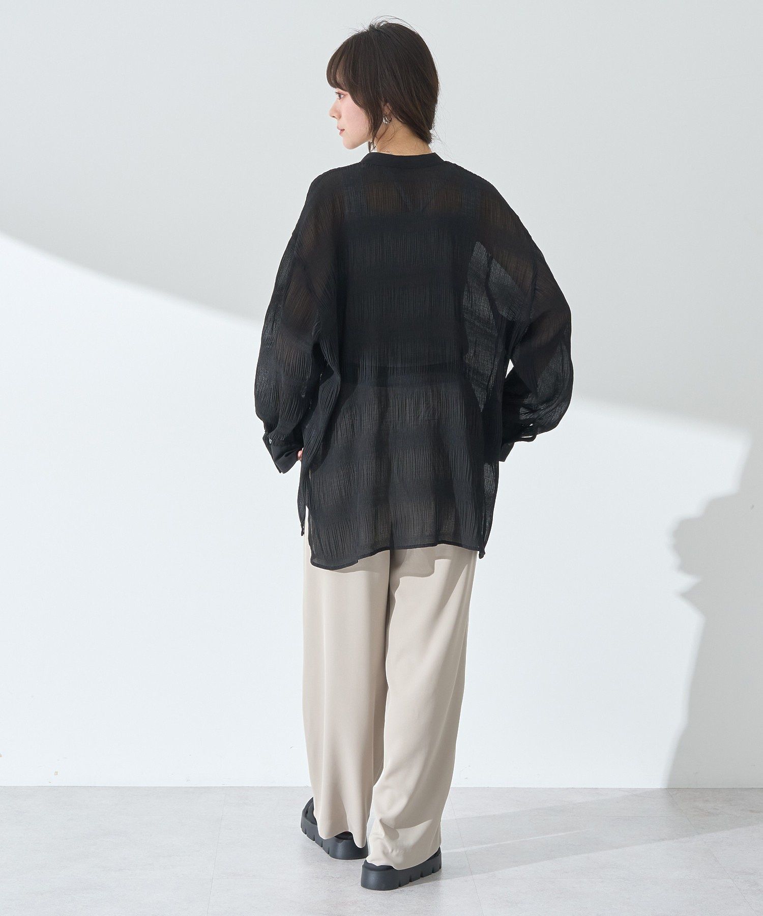 アースミュージックアンドエコロジー earth music&ecology マジョリカプリーツレギュラーシャツ （グレーベージュ） グレーベージュ