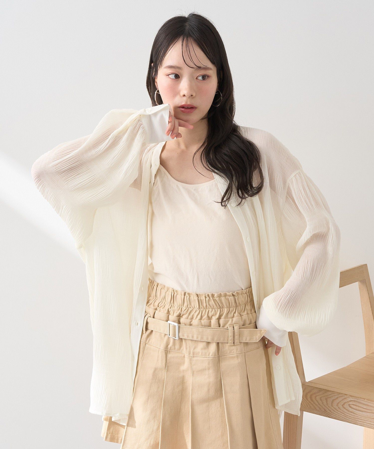 アースミュージックアンドエコロジー earth music&ecology マジョリカプリーツレギュラーシャツ （グレーベージュ） グレーベージュ