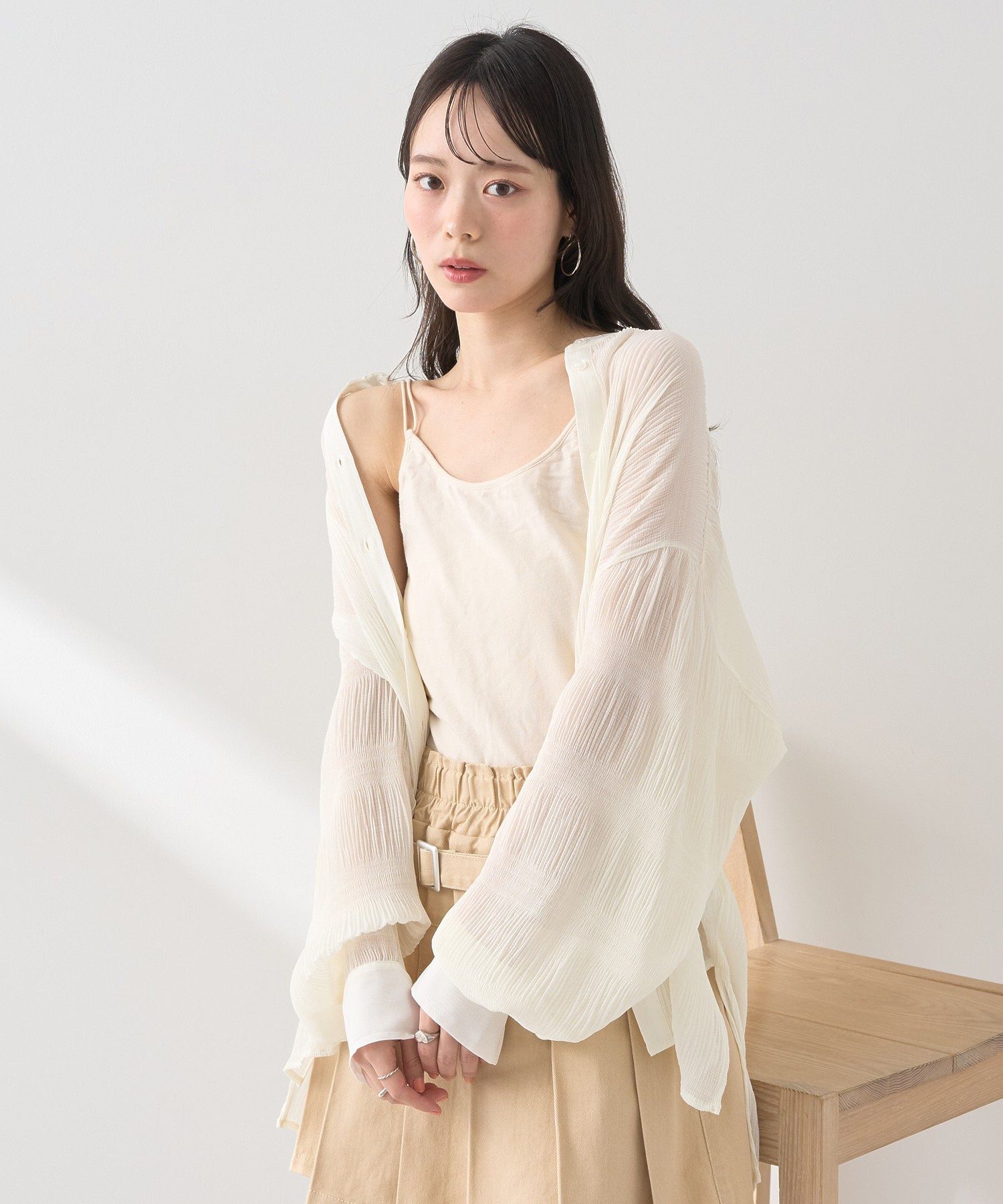 アースミュージックアンドエコロジー earth music&ecology マジョリカプリーツレギュラーシャツ （グレーベージュ） グレーベージュ