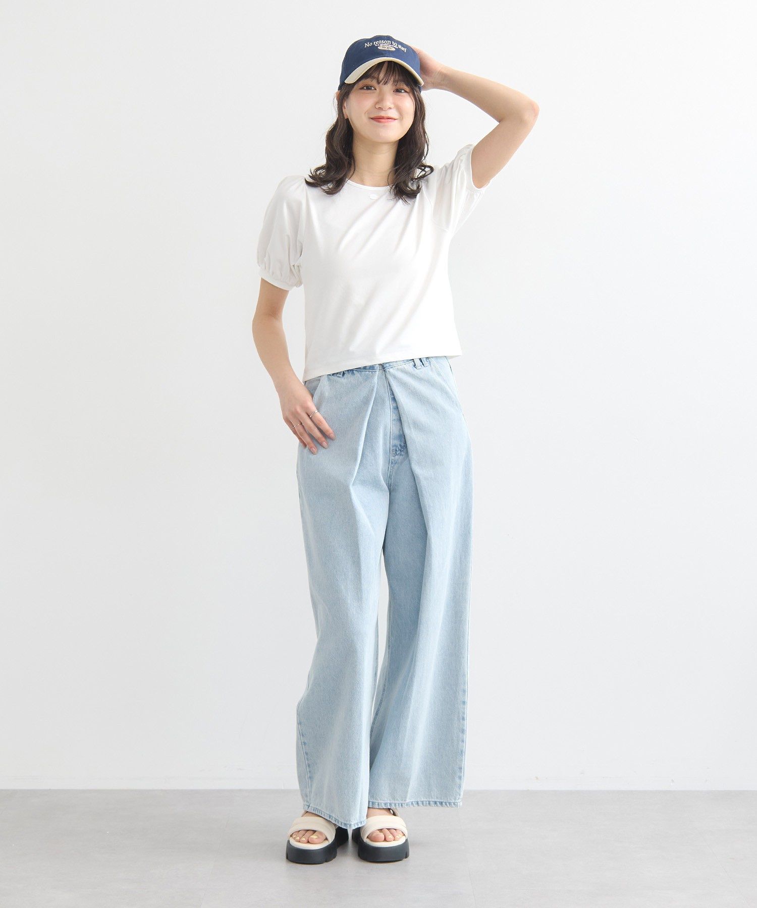 アースミュージックアンドエコロジー earth music&ecology ロゴプレート付きパフスリーブプルオーバー （ブラック） ブラック