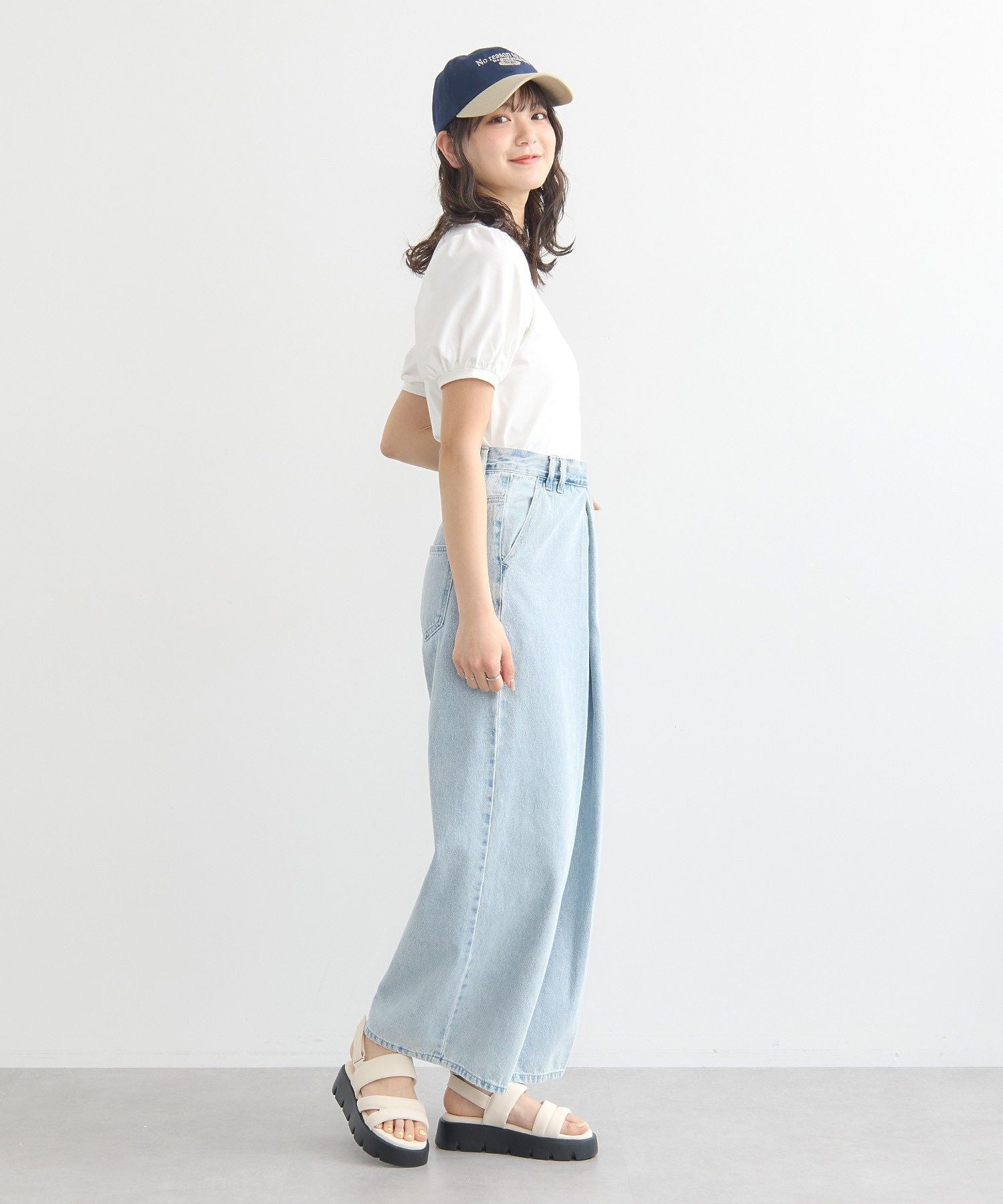 アースミュージックアンドエコロジー earth music&ecology ロゴプレート付きパフスリーブプルオーバー （ブラック） ブラック