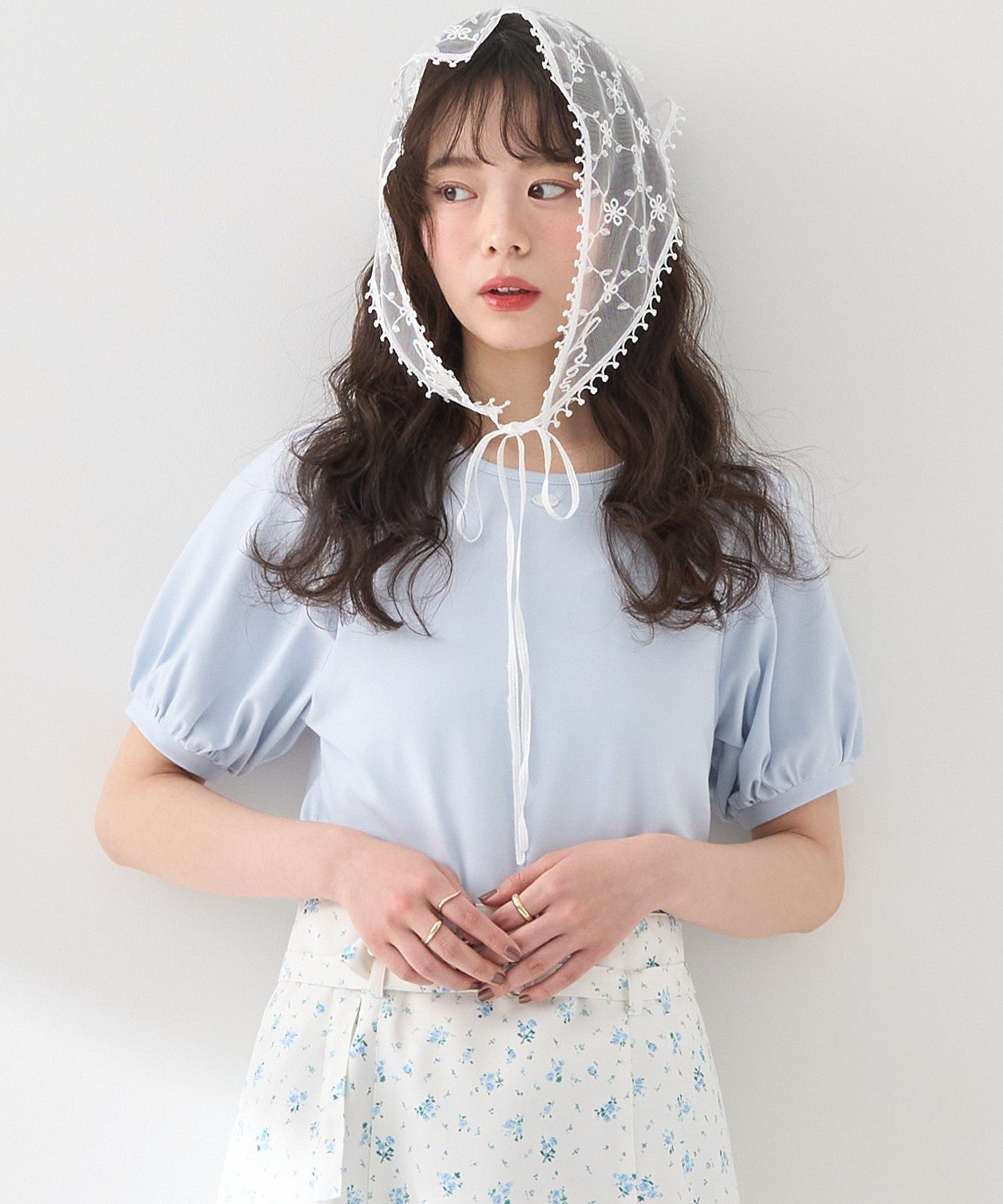 アースミュージックアンドエコロジー earth music&ecology ロゴプレート付きパフスリーブプルオーバー （ブラック） ブラック