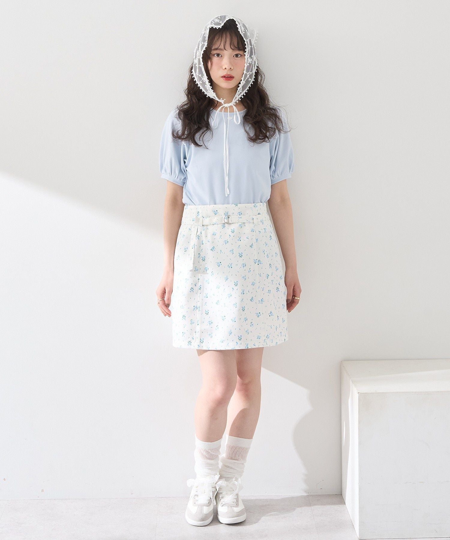 アースミュージックアンドエコロジー earth music&ecology ロゴプレート付きパフスリーブプルオーバー （ブラック） ブラック