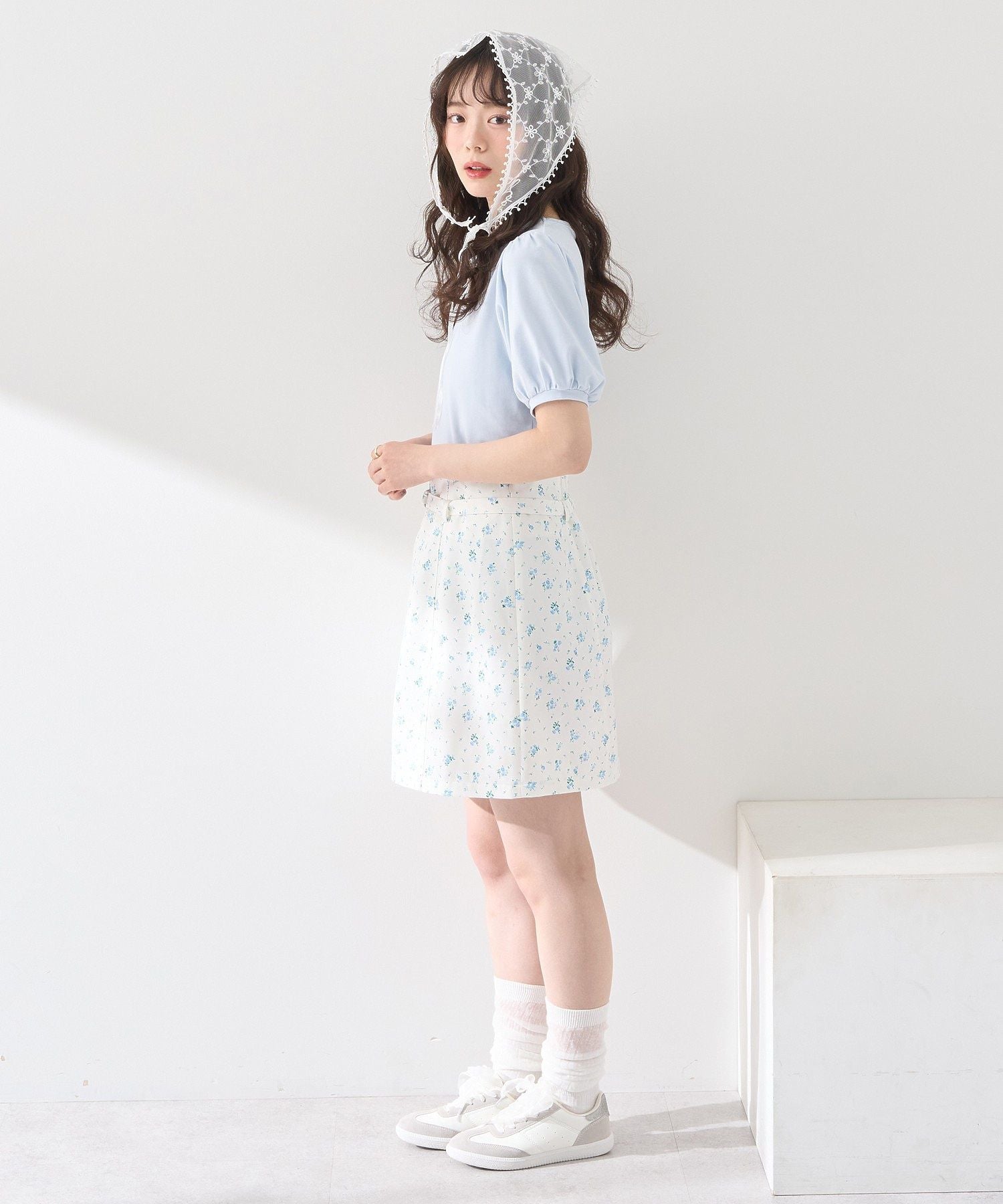 アースミュージックアンドエコロジー earth music&ecology ロゴプレート付きパフスリーブプルオーバー （ブラック） ブラック