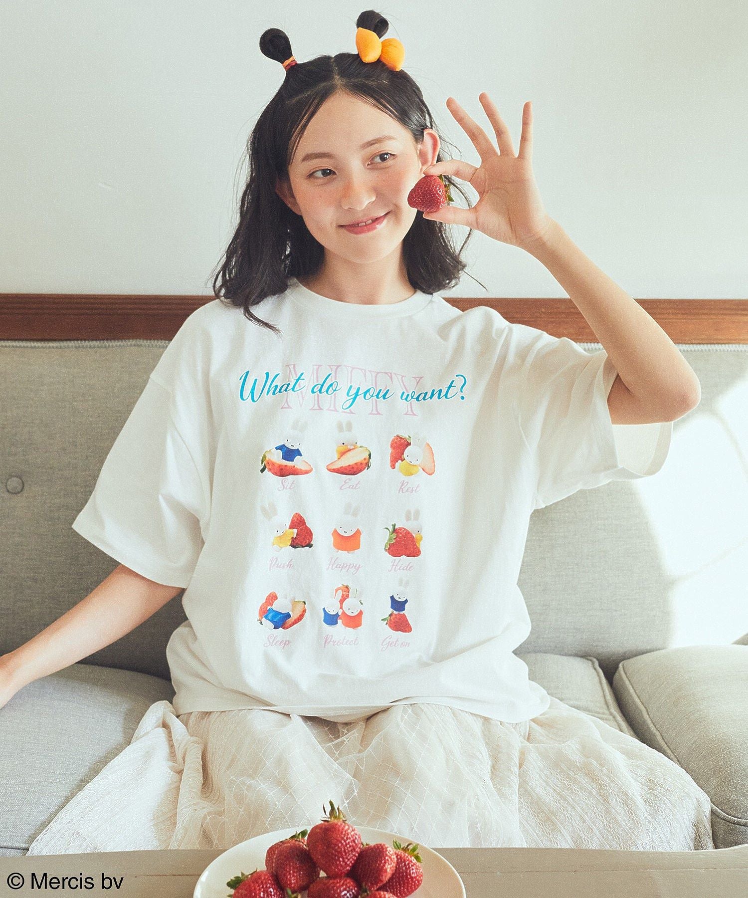 アースミュージックアンドエコロジー earth music&ecology miffy/earth strawberry Tee （オフホワイト） オフホワイト