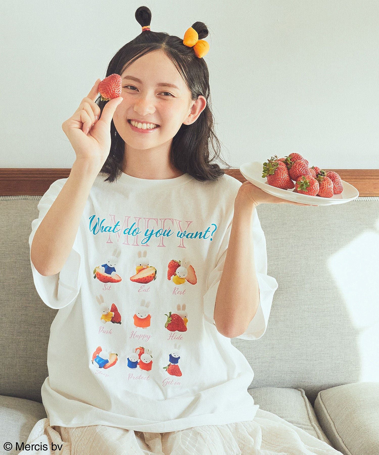 アースミュージックアンドエコロジー earth music&ecology miffy/earth strawberry Tee （オフホワイト） オフホワイト