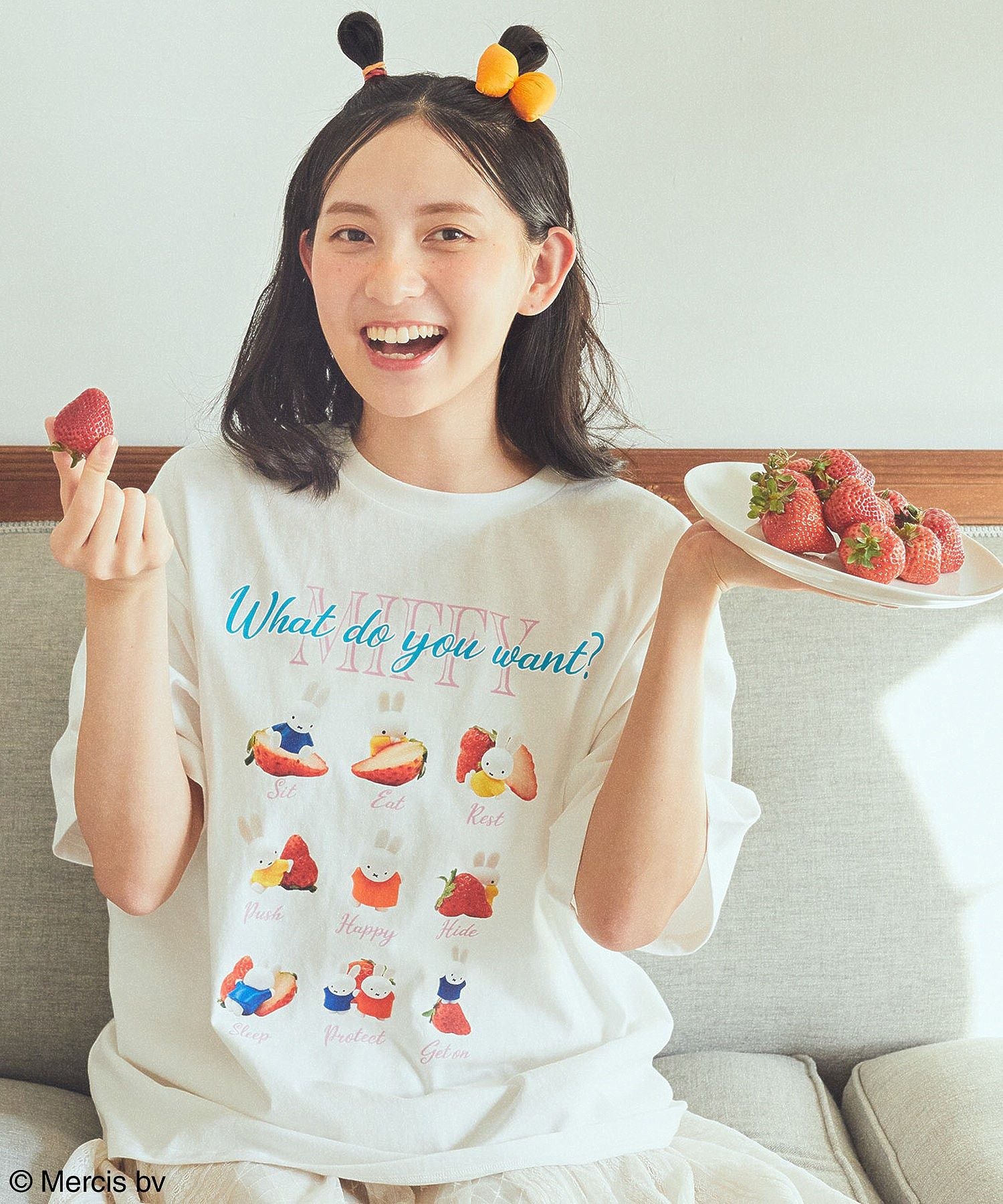 アースミュージックアンドエコロジー earth music&ecology miffy/earth strawberry Tee （オフホワイト） オフホワイト